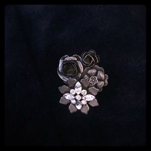 Pin/Broach with flowers